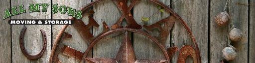 Image of a sculpture with the word Texas.