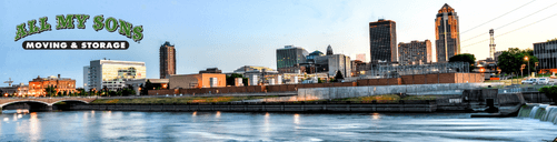 des moines city skyline along the river