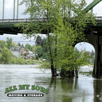 clackamas river and bridge in oregon